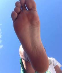 Boys's feet 91 5a19882494c2e.jpg