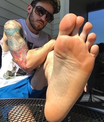 Boys's feet 92 5a198b3905272.jpg