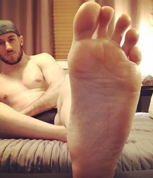 Boys's feet 92 5a198b4c1c27b.jpg