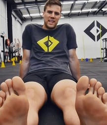 Boys's feet 92 5a198b7971fdc.jpg