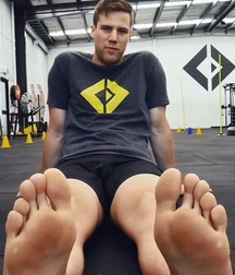 Boys's feet 92 5a198b7d6c082.jpg