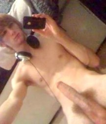 Twinks 408 5a25a050a142f.jpg