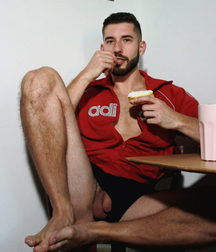 Boys's feet 93 5a38e56534fad.jpg