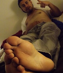 Boys's feet 93 5a38e5f8b2e0d.jpg