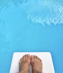 Boys's feet 94