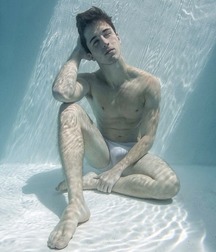Boys's feet 94 5a38e6c9d95d6.jpg