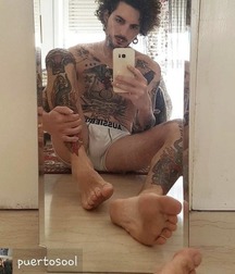 Boys's feet 94 5a38e7eb95731.jpg