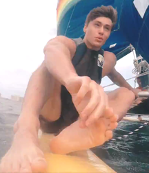Boys's feet 95 5a38ee134bc83.png
