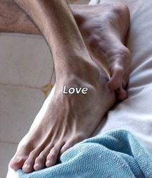 Boys's feet 96