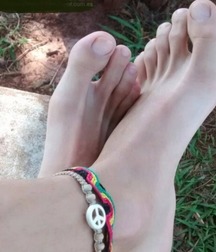 Boys's feet 96 5a38f043ad022.jpg