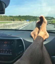 Boys's feet 96 5a38f1c4dc3ee.jpg