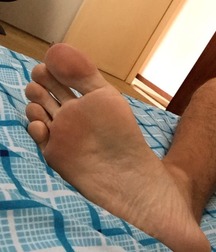 Boys's feet 96 5a38f2222b709.jpg