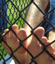 boys's feet 97 5a38fb5fdaa06.png