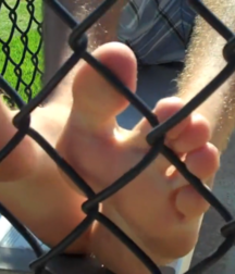 boys's feet 97 5a38fb84774cc.png