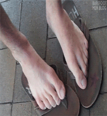 boys's feet 97 5a38ff6720612.gif