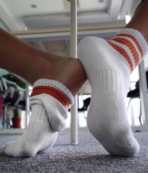 boys's feet 97 5a3900a728ae9.jpg