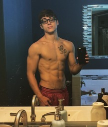 Twinks 428 5a3e6544a4744.jpg