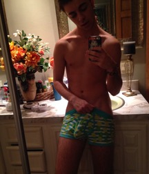 Twinks 440 5a4b5b8503026.jpg