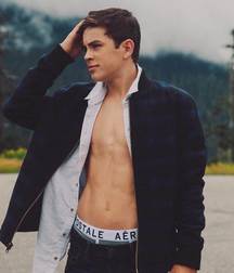 Twinks 440 5a4b5b9b1a43c.jpg