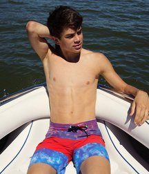 Twinks 440 5a4b5ba91ea26.jpg