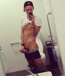 Twinks 440 5a4b5c641adb1.jpg