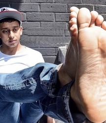 Boys's feet 98 5a57ce67832ee.jpg