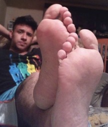 Boys's feet 98 5a57cec6f1f05.jpg