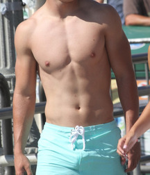Twinks 450 5a5c7fa9e4d59.jpg