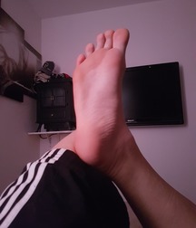 Boys's feet 100 5a5f2d22e2dc0.jpg