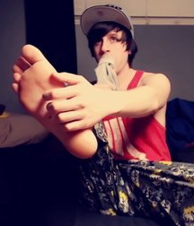 Boys's feet 100 5a5f2d3097561.jpg