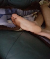 Boys's feet 100 5a5f2df0b097e.jpg