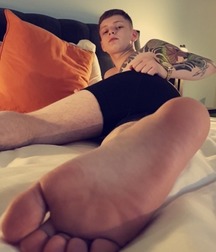 Boys's feet 101 5a5f2f9246b78.jpg