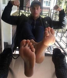 Boys's feet 101 5a61d672570f7.jpg