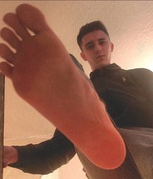 Boys's feet 101 5a61d6de751b5.jpg