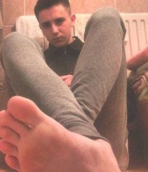 Boys's feet 101 5a61d6f0dff4c.jpg