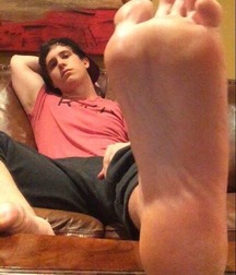 Boys's feet 101 5a61d9a938d87.jpg