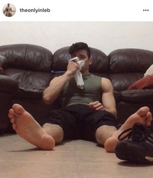 Boys's feet 102 5a62088dbb70d.jpg