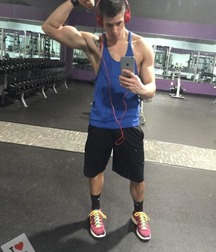 Twinks 465 5a670f5f6c6fa.jpg