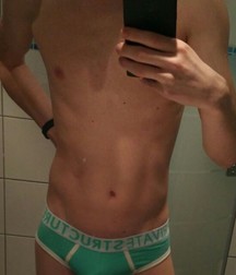 Twinks 467 5a672c661de93.jpg