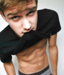 Twinks 470 5a6b8cd5bda04.jpg