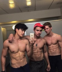 Twinks 453 5a7efd955e084.jpg