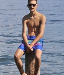 Twinks 455 5a7f01c16f164.jpg