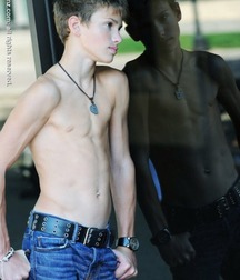 Twinks 457 5a7f0be1e523a.jpg
