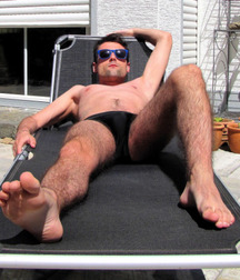 Boys's feet 102 5a7f37738bc45.jpg