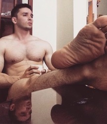 Boys's feet 103 5a7f3bddeca6b.jpg