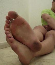 Boys's feet 103 5a7f3c0bb4b21.jpg