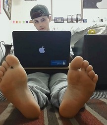 Boys's feet 103 5a7f3d8fc5ea7.jpg