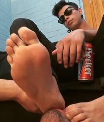 Boys's feet 104 5a7f481228c8b.jpg