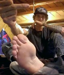 Boys's feet 104 5a7f49b1bed50.jpg