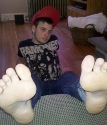 Boys's feet 104 5a7f49d5353d4.jpg